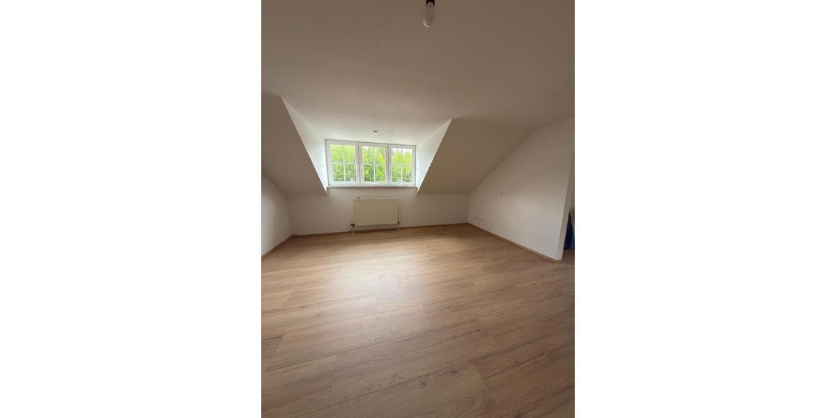 Dachgeschoßwohnung Passau Maierhof - 3 Zimmer, 90 m&sup2;, 900&euro; | Angebot:26537112