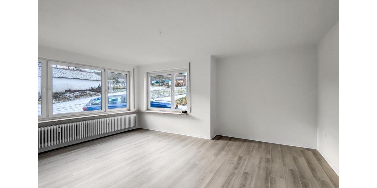 Erstbezug nach Sanierung – Großzügige Erdgeschosswohnung mit 6 Zimmern & Garage 6 zimmer