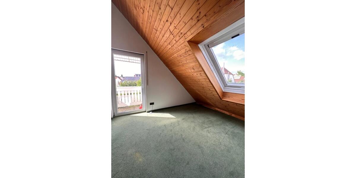 Attraktive 4,5-Zimmer-Maisonette Wohnung in Stuttgart-Möhringen 4.5 zimmer