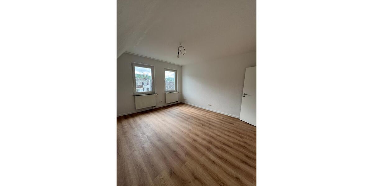 Dachgeschoßwohnung Siegen - 4 Zimmer, 67 m&sup2;, 650&euro; | Angebot:26587523