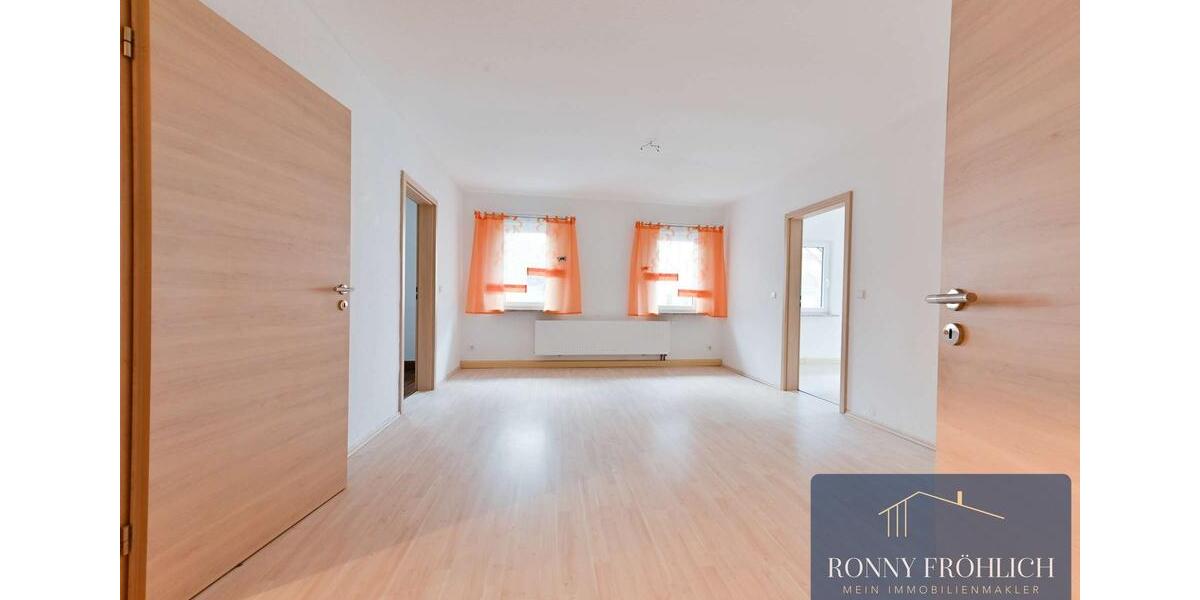 XL 5-Raum-Wohnung in Lauter-Bernsbach mit Einbauküche und viel Platz zu Mieten 5 zimmer