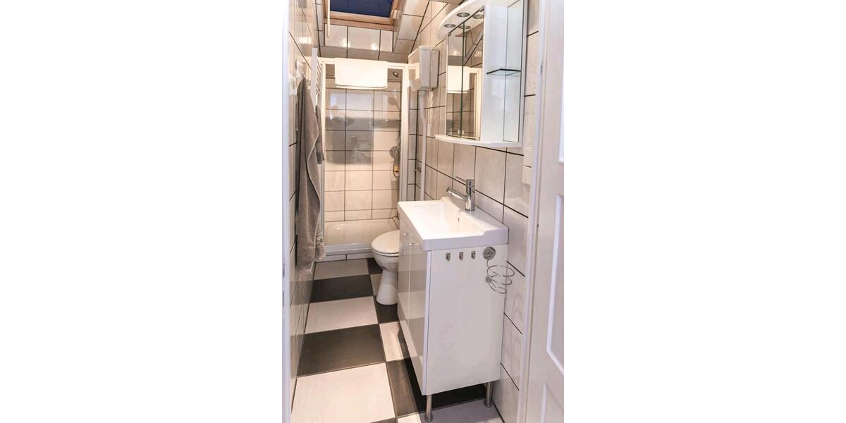 3 Zimmer DG-Wohnung zu vermieten, teilmöbliert, ab April 2026 3 zimmer