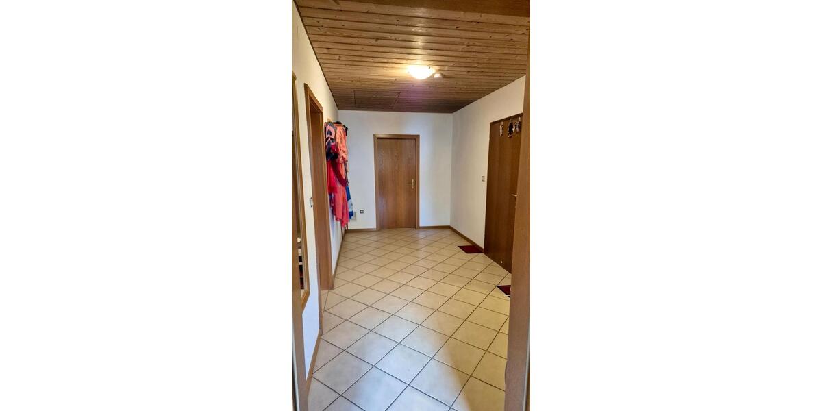 Dachgeschoßwohnung Neuburg an der Donau - 4 Zimmer, 121 m&sup2;, 950&euro; | Angebot:26041339