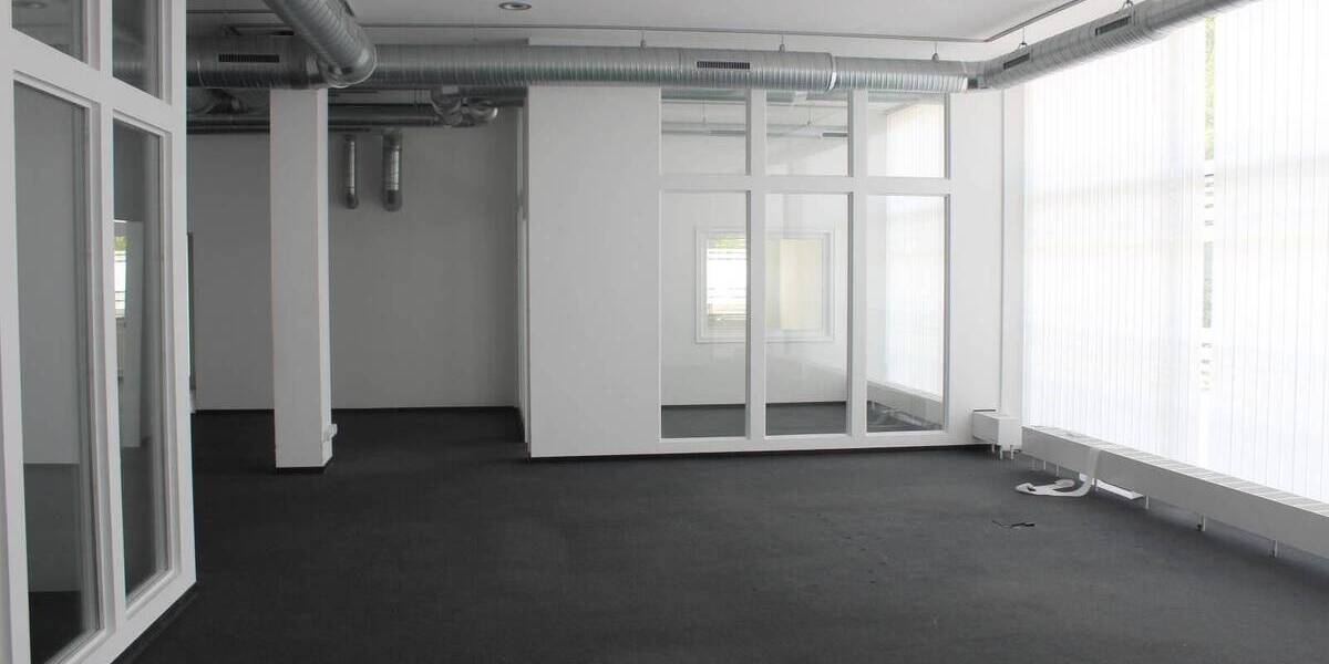 Großzügige Bürofläche in verkehrsgünstiger Lage zu vermieten - Provisionsfrei- zimmer