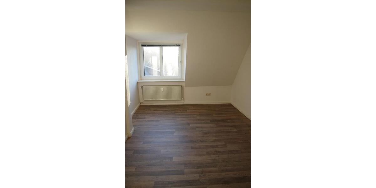 Dachgeschoßwohnung Itzehoe - 3 Zimmer, 75 m&sup2;, 680&euro; | Angebot:24874296