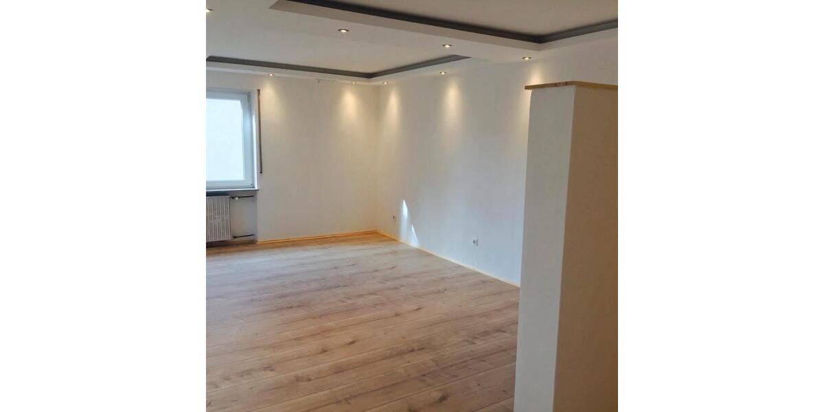 Etagenwohnung Dahn - 4 Zimmer, 140 m&sup2;, 1.120&euro; | Angebot:25716163