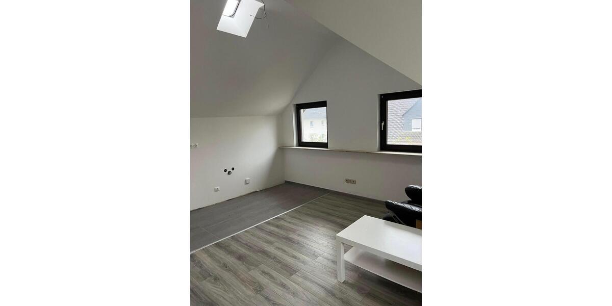 Etagenwohnung Welling - 2 Zimmer, 89 m&sup2;, 890&euro; | Angebot:25886591