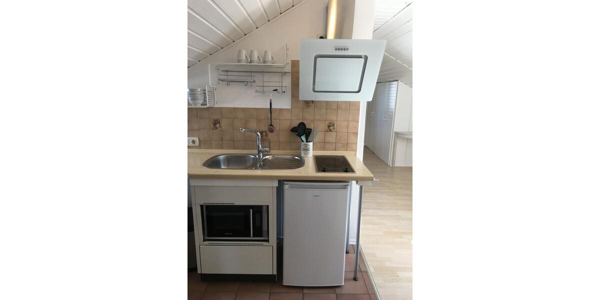 Dachgeschoßwohnung Tuntenhausen - 1.5 Zimmer, 30 m&sup2;, 880&euro; | Angebot:25046920