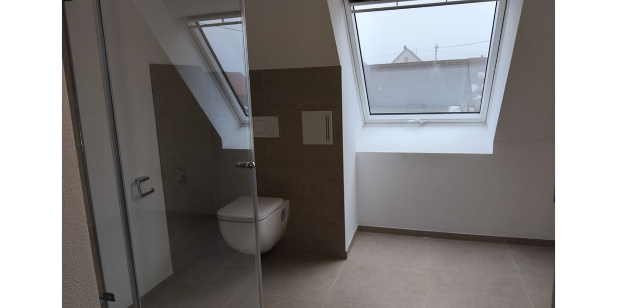 Dachgeschoßwohnung Bad Buchau - 3.5 Zimmer, 93 m&sup2;, 1.120&euro; | Angebot:24864804