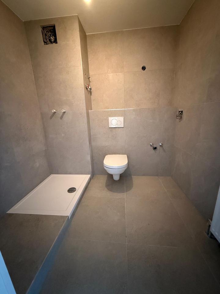Sanierte 2 Zimmer Wohnung mit TG Stellplatz in MA Niederfeld zimmer
