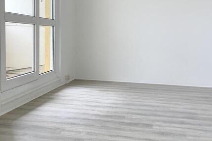 ** Singels aufgepasst ! Wir sanieren weiter, 2 Raum Wohnungen**