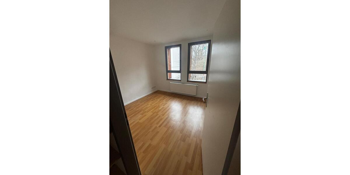 Etagenwohnung Eberswalde - 4 Zimmer, 120 m&sup2;, 1.300&euro; | Angebot:25646531