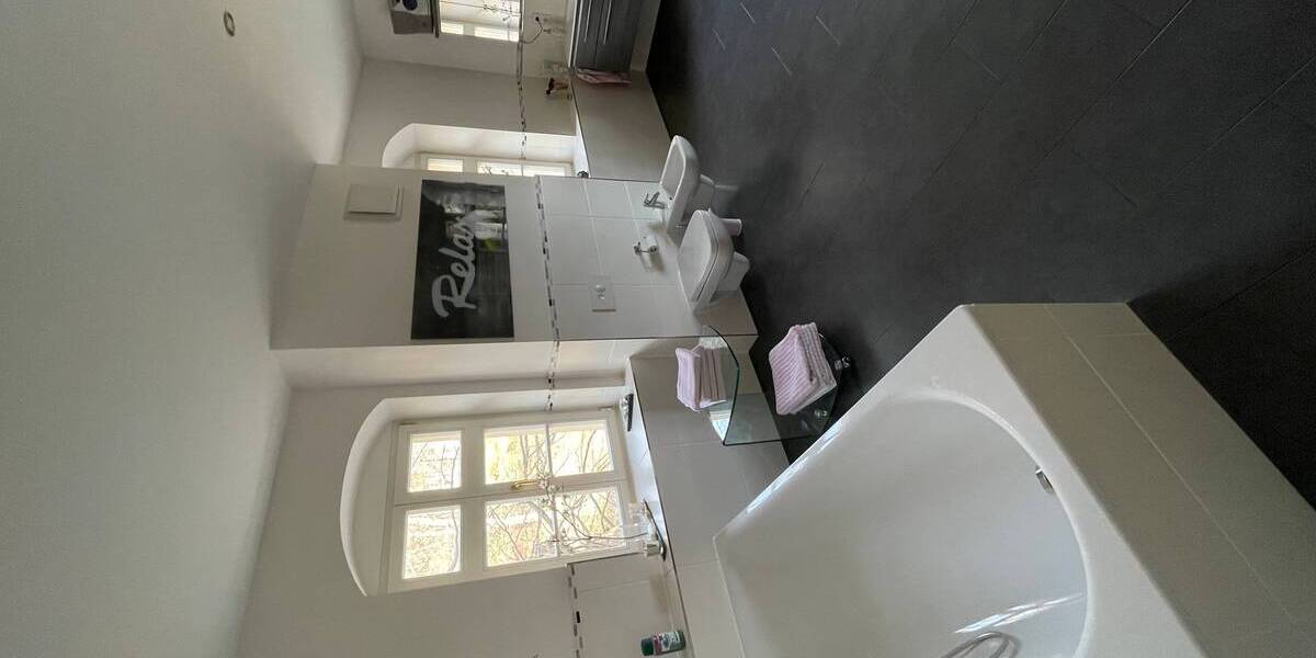 Etagenwohnung Radebeul Oberlößnitz - 3 Zimmer, 151 m&sup2;, 1.850&euro; | Angebot:22340032