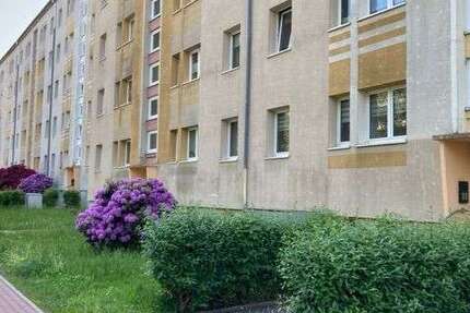 Wohnung zum Mieten in Hermsdorf 330 € 58.92 m²