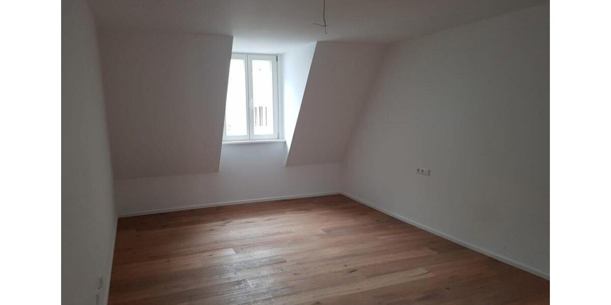 Maisonettenwohnung Stuttgart Feuerbach - 4 Zimmer, 140 m&sup2;, 1.899&euro; | Angebot:26045328