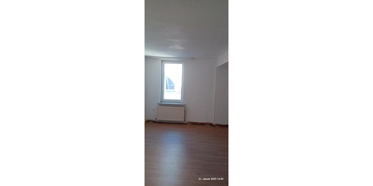 Dachgeschoßwohnung Delligsen - 5 Zimmer, 135 m&sup2;, 650&euro; | Angebot:26059378