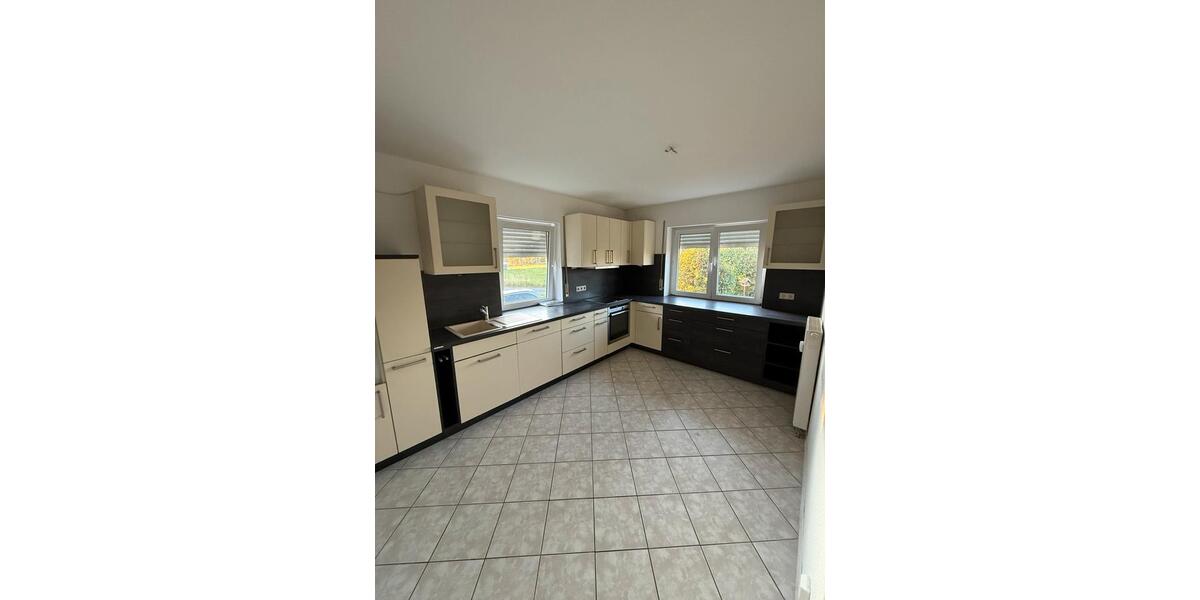 Etagenwohnung Großschirma - 4 Zimmer, 120 m&sup2;, 890&euro; | Angebot:24566023