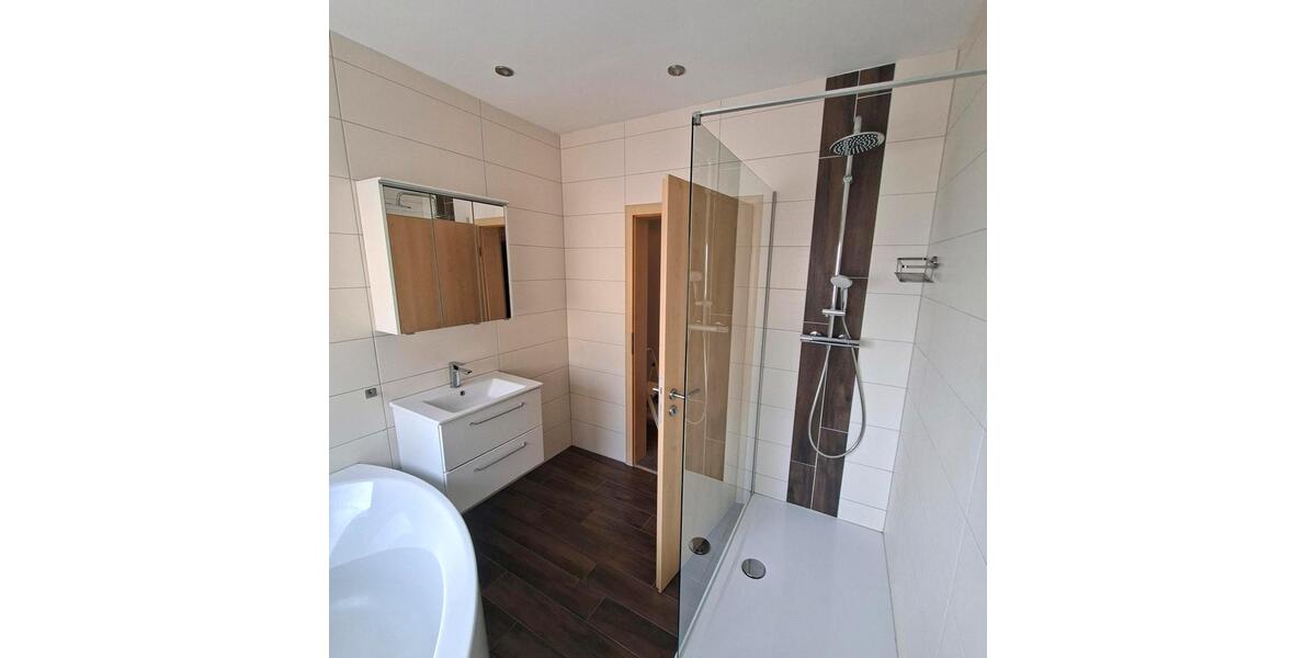 Etagenwohnung Forchheim - 4 Zimmer, 140 m&sup2;, 1.200&euro; | Angebot:26478223