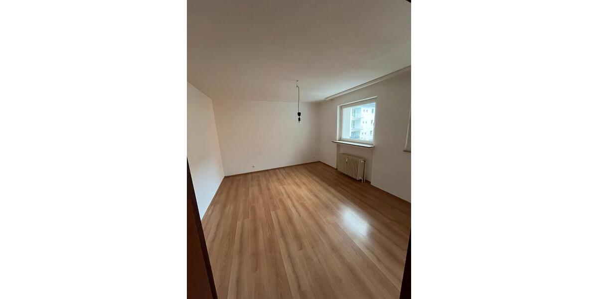 Etagenwohnung Wuppertal - 2 Zimmer, 67 m&sup2;, 550&euro; | Angebot:26001850