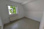3 Zimmer, Küche, Diele, Bad und großer Balkon im 2. Obergeschoss