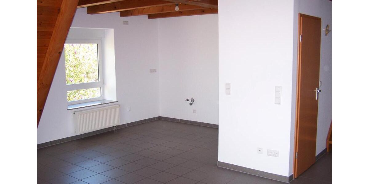 Etagenwohnung Uetze - 4 Zimmer, 100 m&sup2;, 1.010&euro; | Angebot:26326364