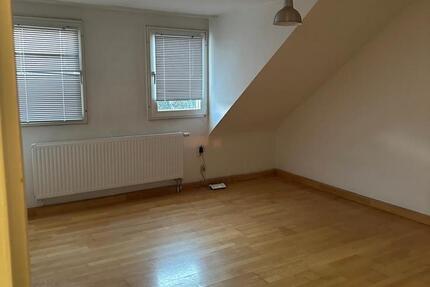 Wg Zimmer mit Hilfeleistung(4-6x im Monat) 2er Wg 2.5 zimmer