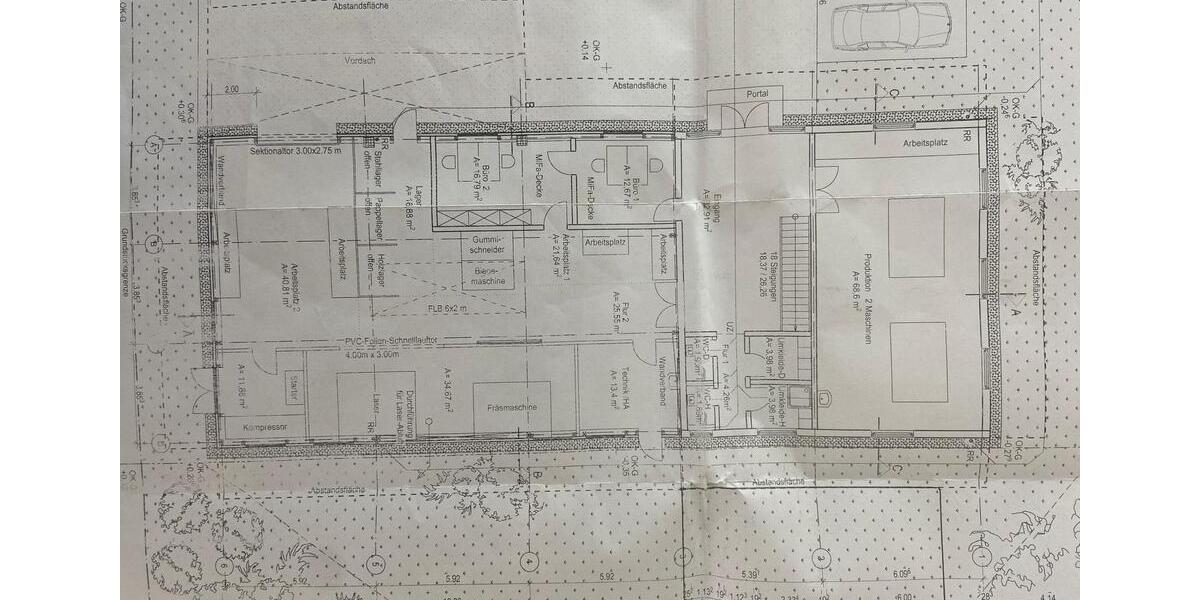 Industriehalle mit Büro, großer Freifläche, PV & Klima zimmer