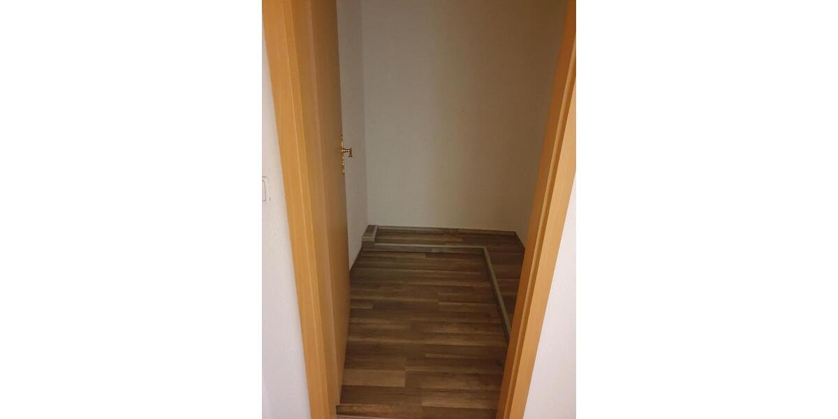 Etagenwohnung Pößneck - 2 Zimmer, 50 m&sup2;, 250&euro; | Angebot:25328753