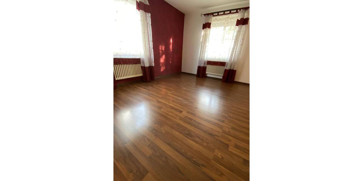 Doppelhaushälfte mit Garten in Leonberg (zentrale Lage) 6 zimmer