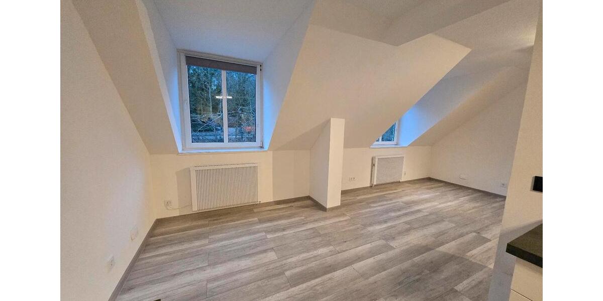 Dachgeschoßwohnung Püttlingen - 2.5 Zimmer, 62 m&sup2;, 780&euro; | Angebot:26050558