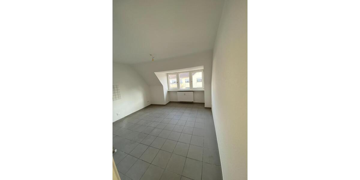 Dachgeschoßwohnung Wesseling - 2 Zimmer, 52 m&sup2;, 810&euro; | Angebot:24780193