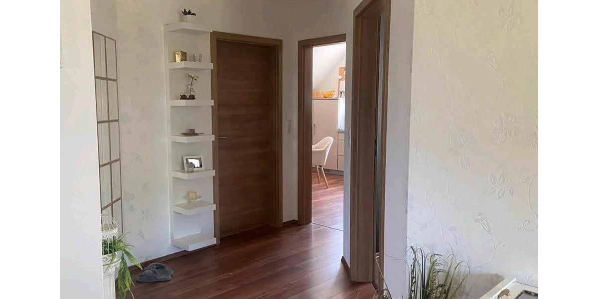 Dachgeschoßwohnung Börger - 3 Zimmer, 90 m&sup2;, 570&euro; | Angebot:26070993