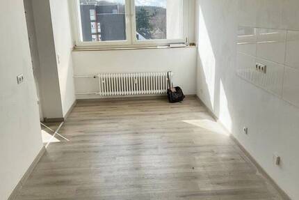 Ihr neues Zuhause mit zwei Loggien! 3-Zimmer-Wohnung, separate Küche, Wannenbad, Aufzug