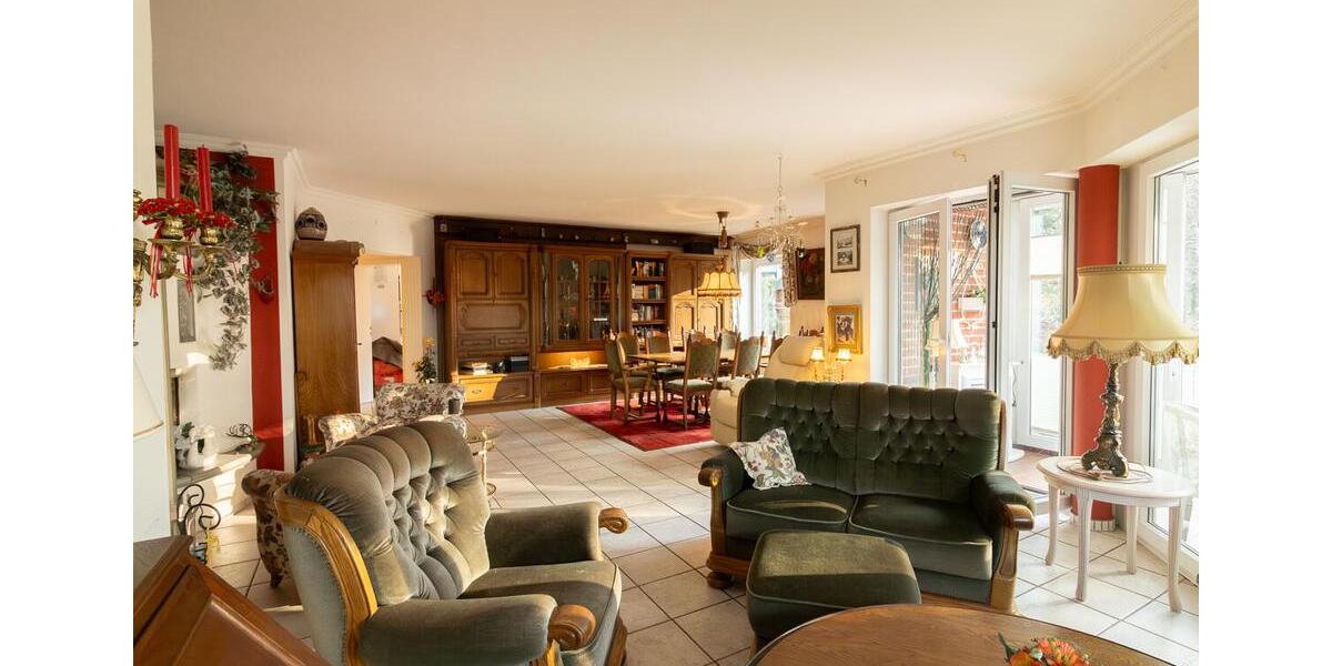 Erdgeschoßwohnung Malente - 3 Zimmer, 168 m&sup2;, 1.800&euro; | Angebot:25809398