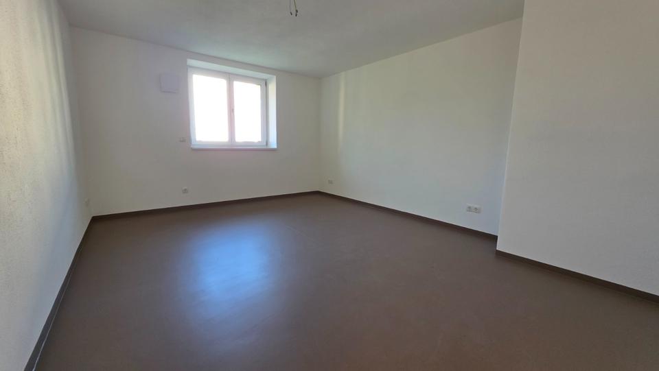 Etagenwohnung Deggendorf - 4 Zimmer, 101 m&sup2;, 980&euro; | Angebot:24562918