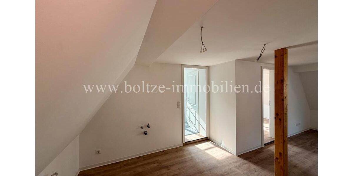 Dachgeschoßwohnung Naumburg (Saale) - 2 Zimmer, 44 m&sup2;, 310&euro; | Angebot:25806754