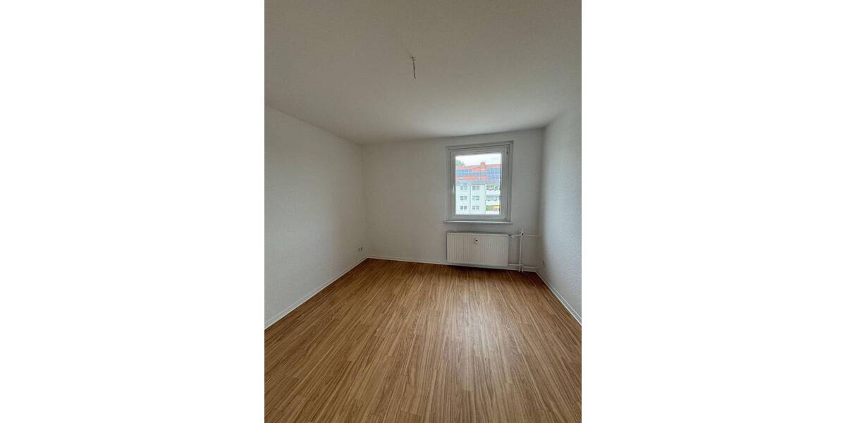 Etagenwohnung Stauchitz - 3 Zimmer, 71 m&sup2;, 435&euro; | Angebot:23744896