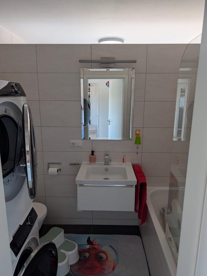Helle 4-Zimmer-Wohnung mit Balkon in Regensburg West ab 1.12.25