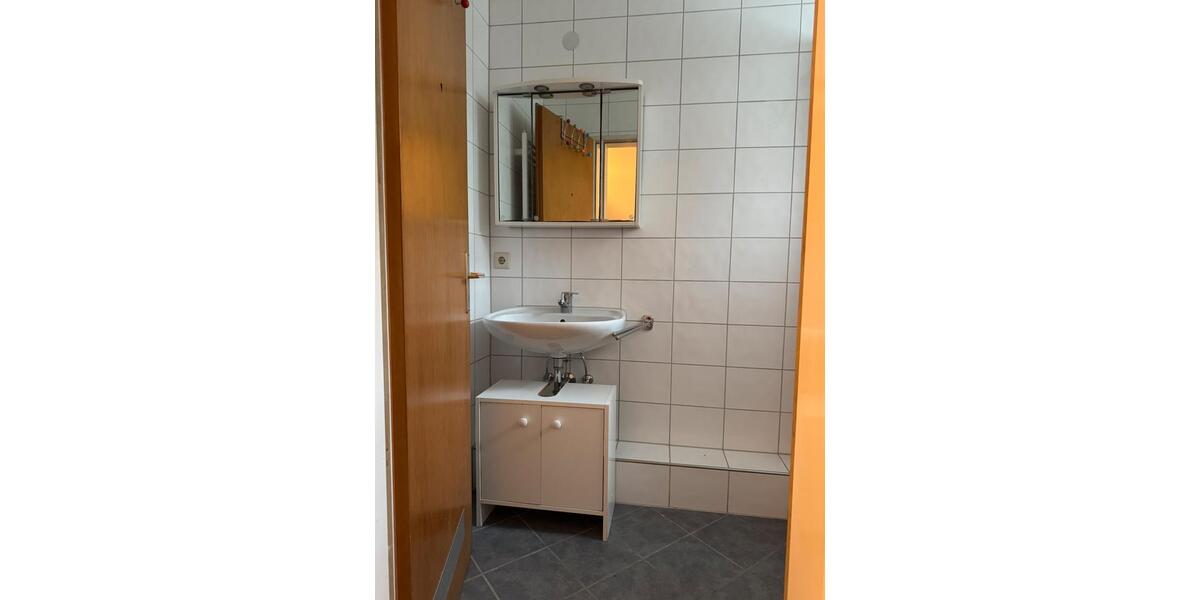 Etagenwohnung Karlsruhe - 2 Zimmer, 60 m&sup2;, 600&euro; | Angebot:26001338
