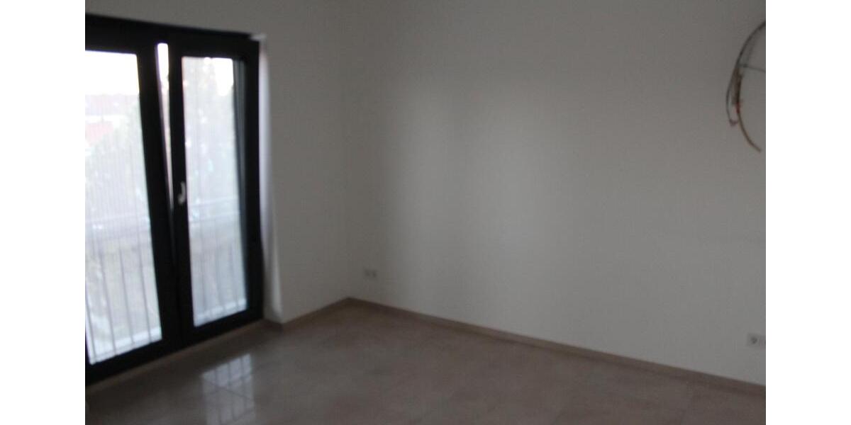 Etagenwohnung Rüsselsheim am Main - 3 Zimmer, 97 m&sup2;, 1.600&euro; | Angebot:26442716
