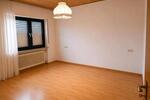 Etagenwohnung Haiger - 5 Zimmer, 130 m&sup2;, 1.300&euro; | Angebot:26506884
