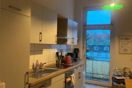 Voll möbliertes Zimmer in zentraler Mädels-WG (5 Min zum Hbf) 4 zimmer