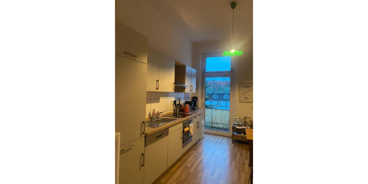 Voll möbliertes Zimmer in zentraler Mädels-WG (5 Min zum Hbf) 4 zimmer