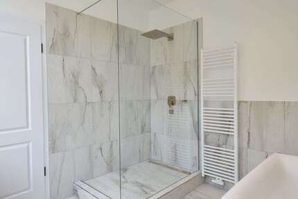 Wohnung zum Mieten in Düsseldorf 2.800 € 141.11 m² 3 zimmer