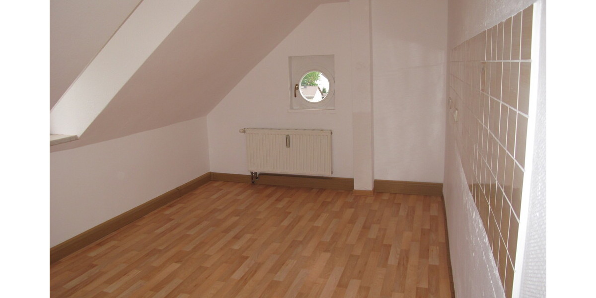 Drei-Zimmer-Dachwohnung in ruhiger Lage mit guter Fernsicht 3 zimmer