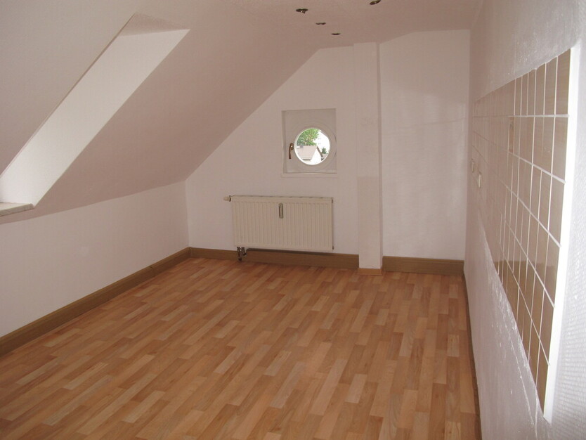 Drei-Zimmer-Dachwohnung in ruhiger Lage mit guter Fernsicht 3 zimmer