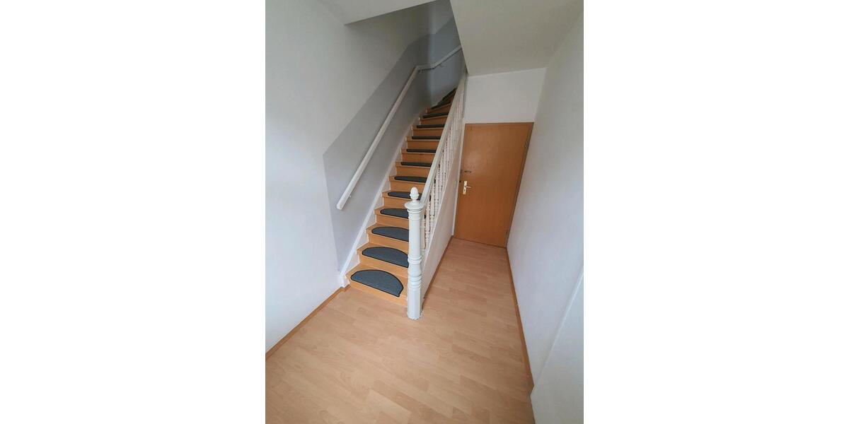 Dachgeschoßwohnung Burg - 2 Zimmer, 79 m&sup2;, 470&euro; | Angebot:24698917