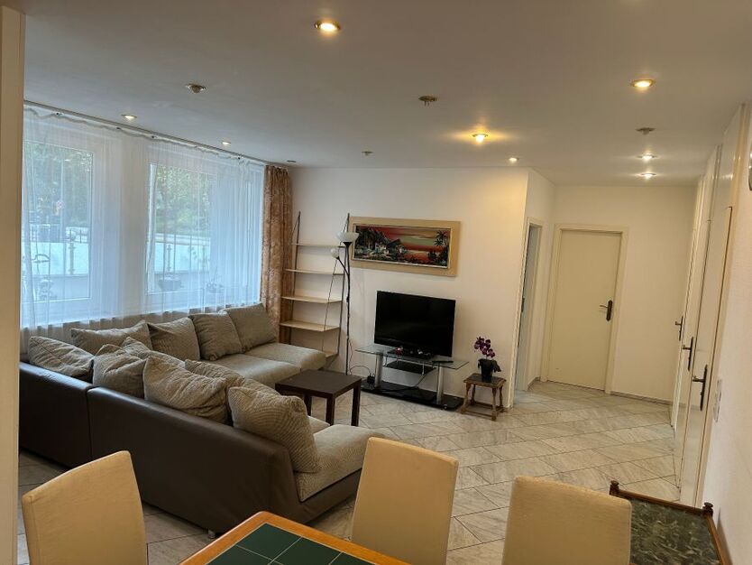 3 Zimmer helles Wohnung in der näher von Altstadt Spandau, 50 qm Terasse, Gäste WC 3 zimmer