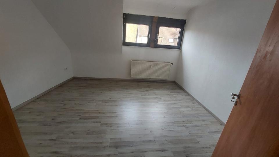 Dachgeschoßwohnung Homburg - 2 Zimmer, 55 m&sup2;, 500&euro; | Angebot:25572200