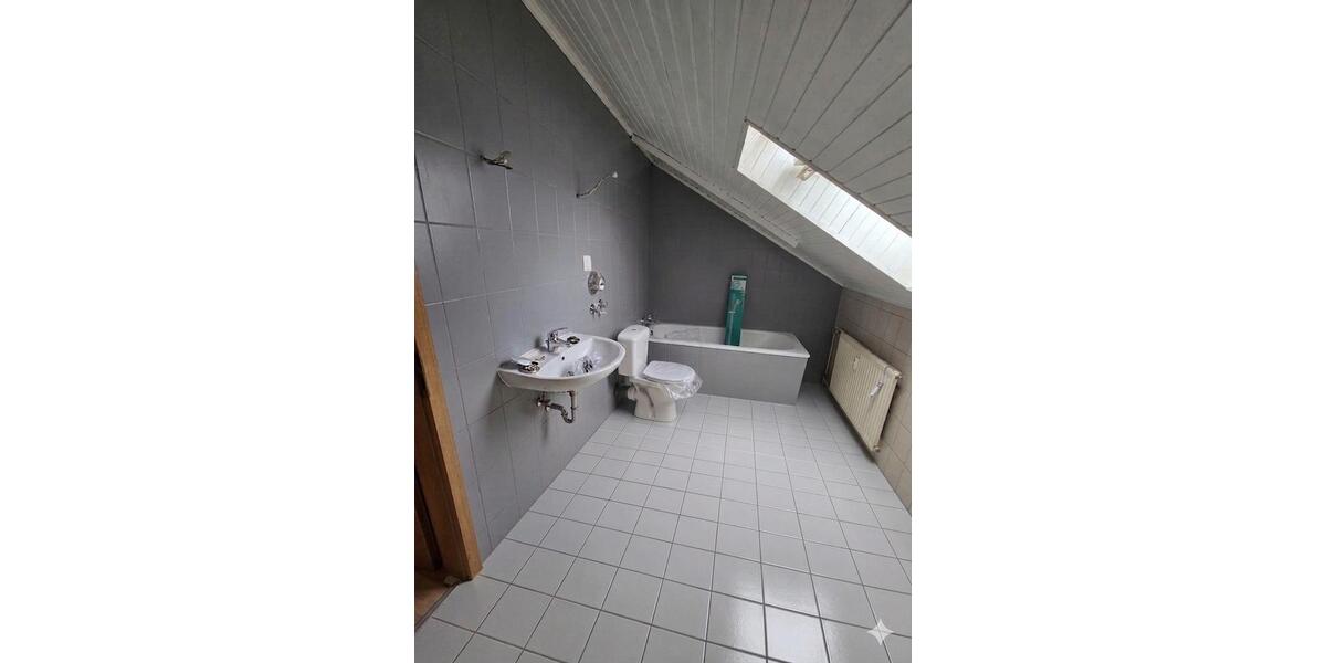 Dachgeschoßwohnung Salzgitter Ortschaft Ost - 3 Zimmer, 80 m&sup2;, 550&euro; | Angebot:26041130